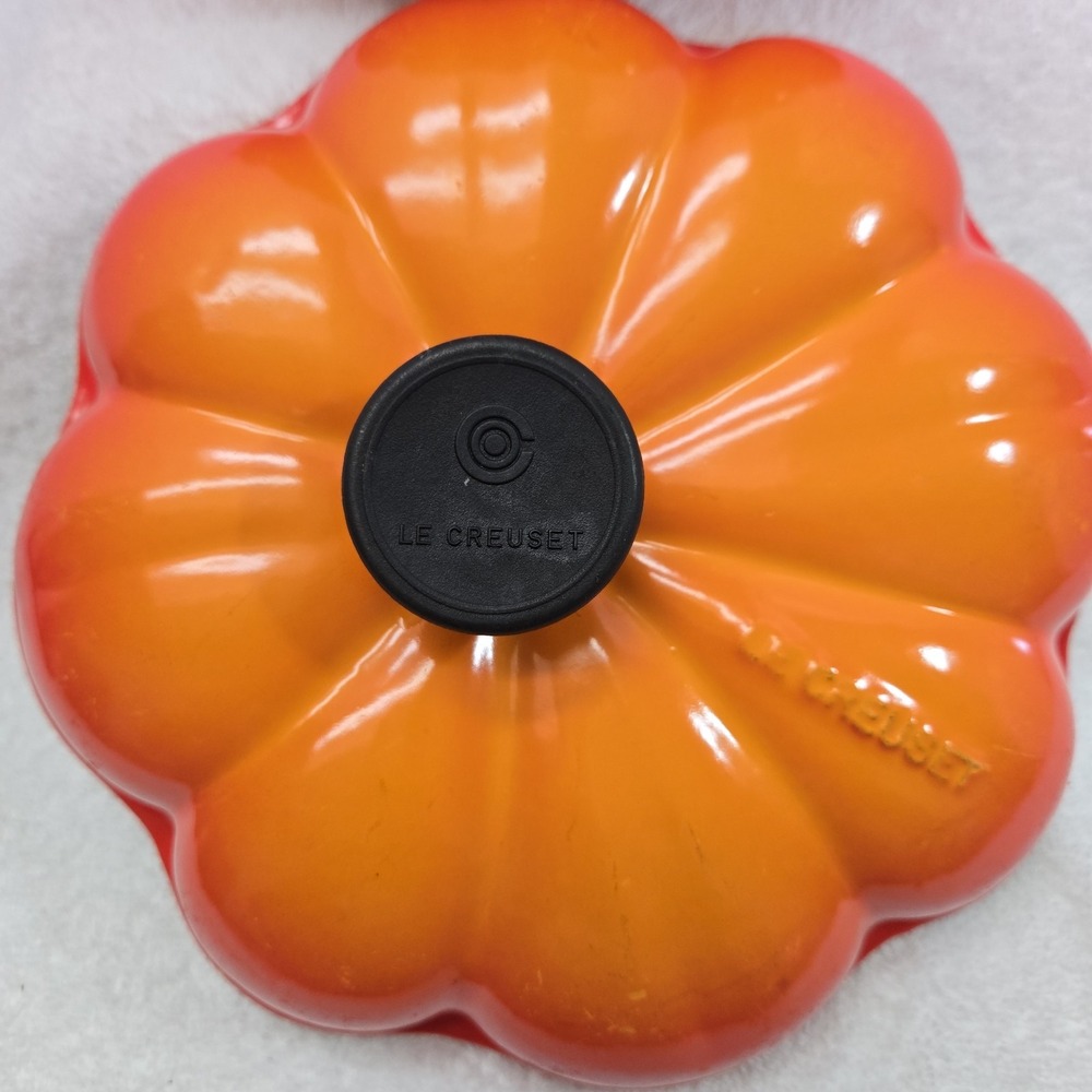 Vtg LE CREUSET Orange Cast Iron Enamel Dutch Oven Pumpkin 2QT 1.9L Cocotte EUC! - Picture 5 of 16